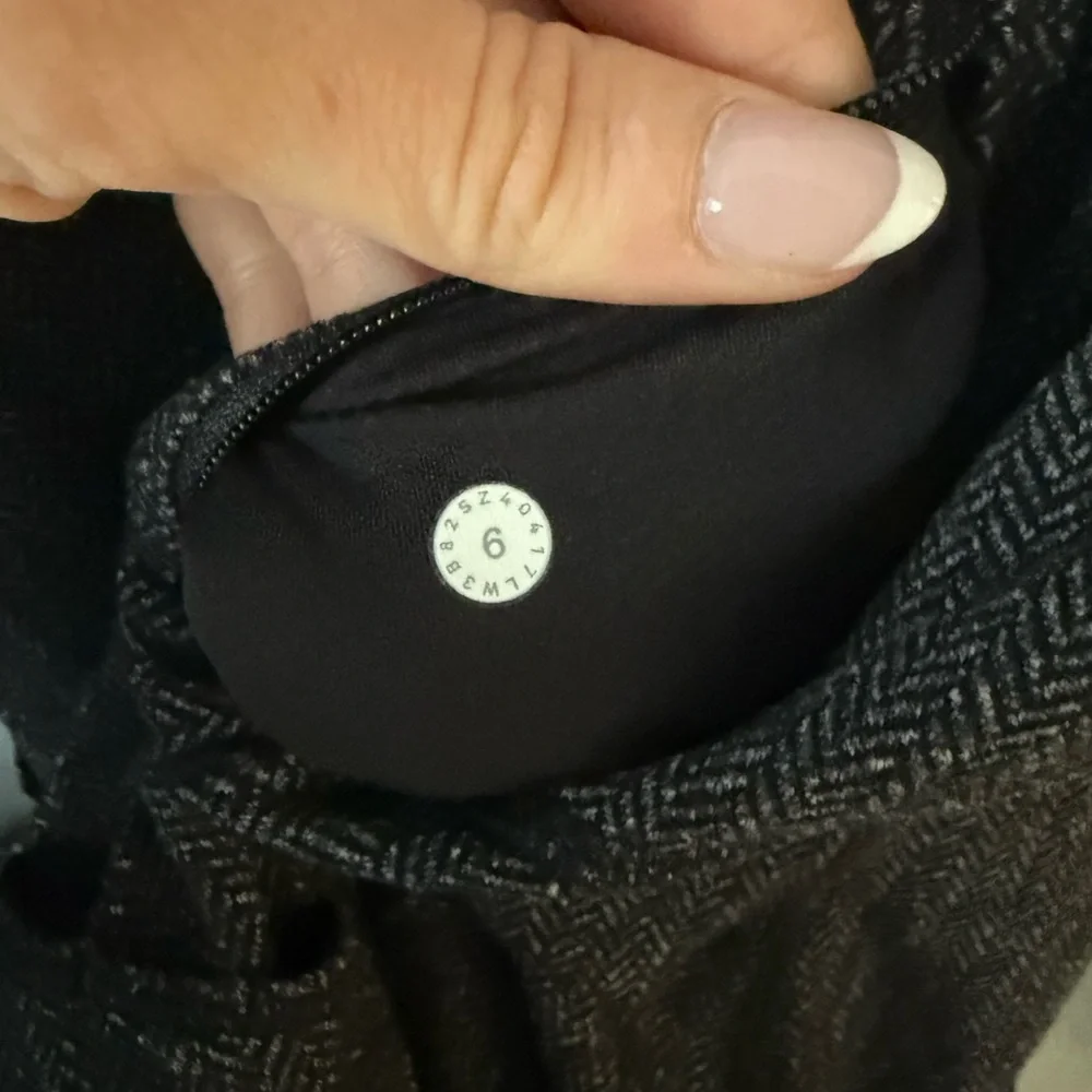 Lululemon Base Runner 1/2 Zip Heathered Herringbone